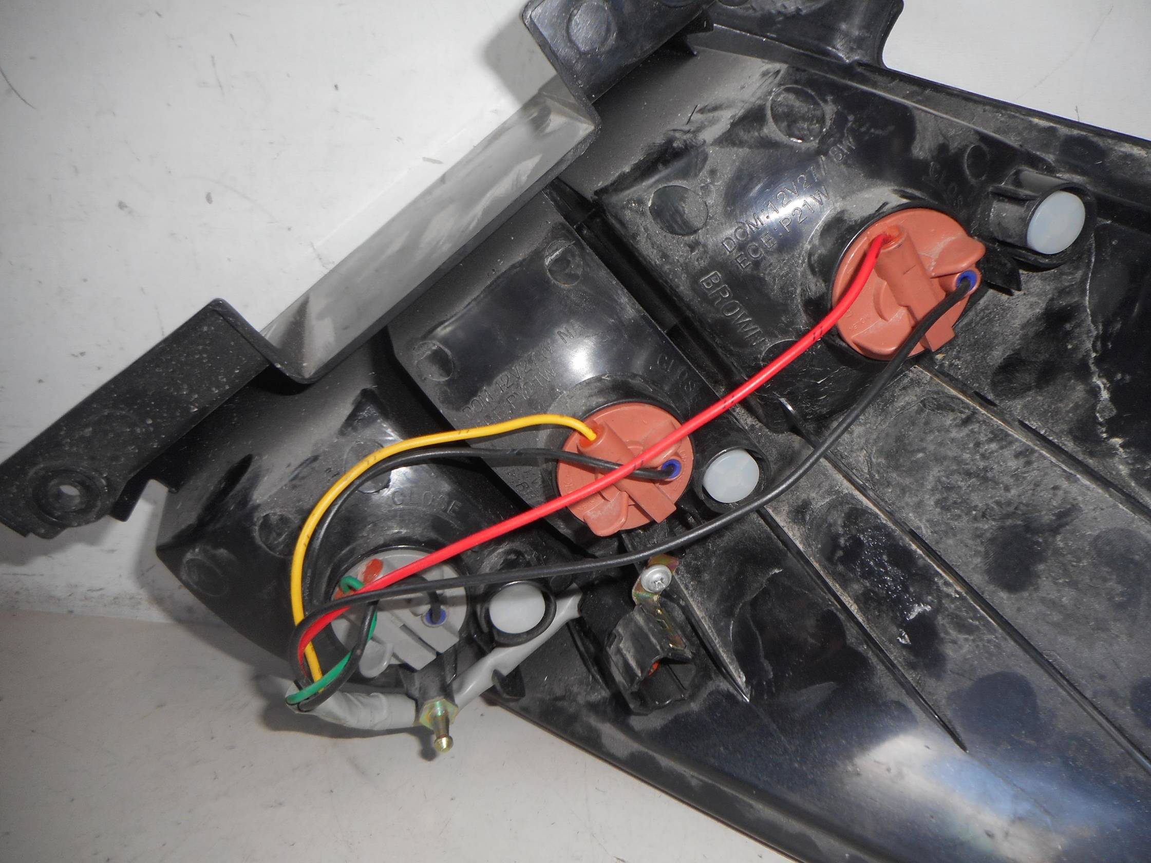 Fanale post. parte est. sx.